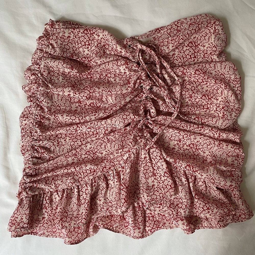 Acoa mini skirt, white and red floral size medium